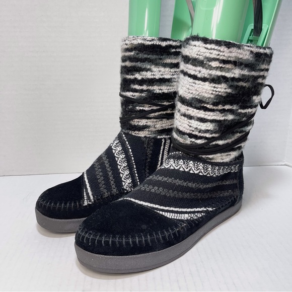 TOMS Women’s Nepal Suede Yarn Textured Faux Fur Lined Boots Size 8.5 - Picture 2 of 16